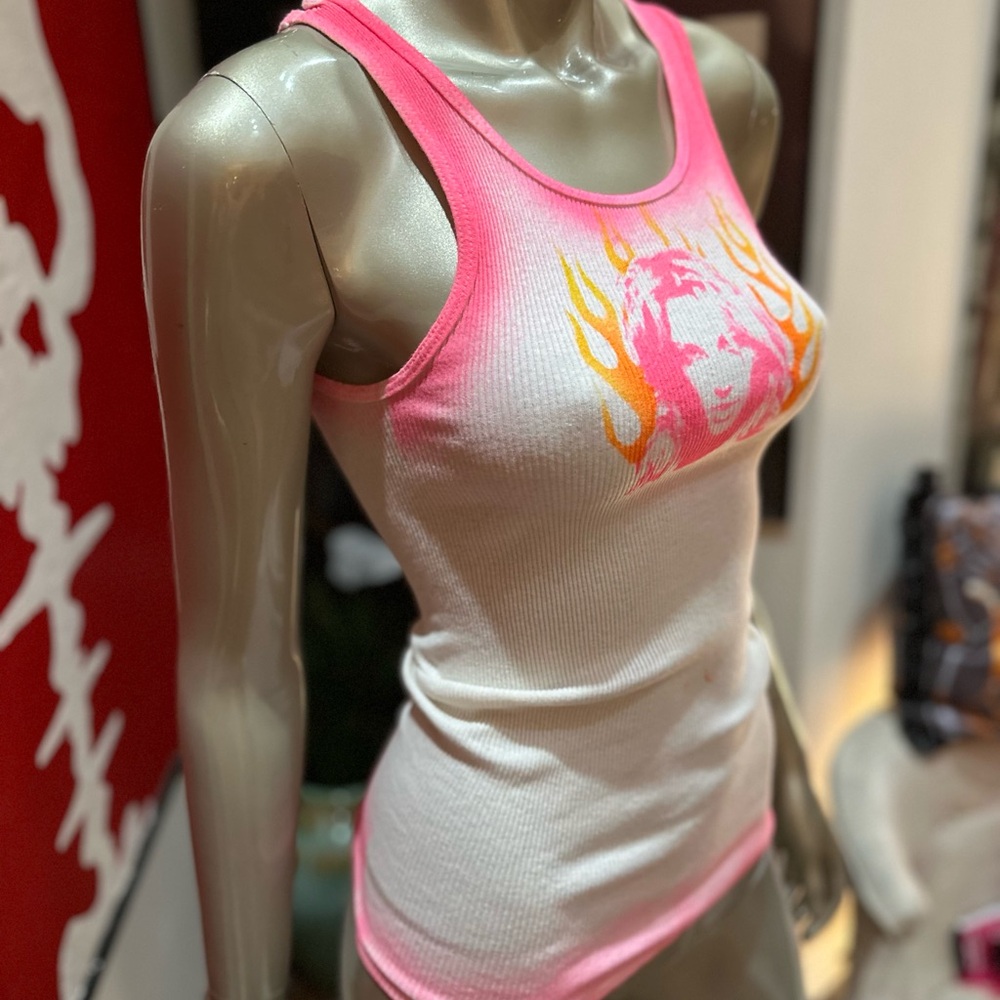 ⚡️BRITNEY SPEARS FREED distressed ribbed graffiti soft tank top S (XS) - Picture 17 of 17
